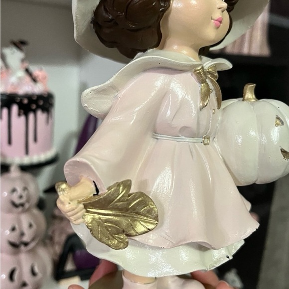 Pink witch - Picture 9 of 9